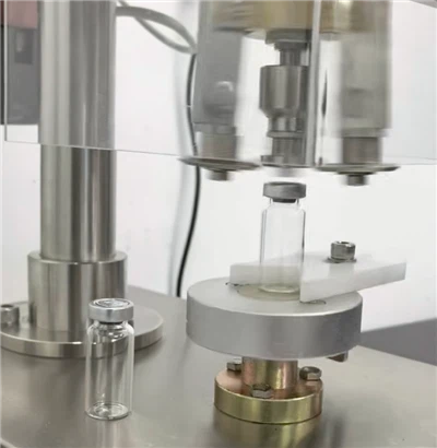 Elektrický uzavírací stroj na lisování hliníkových uzávěrů