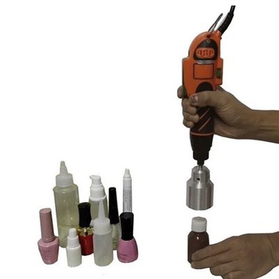 Stroj na šroubové víčko